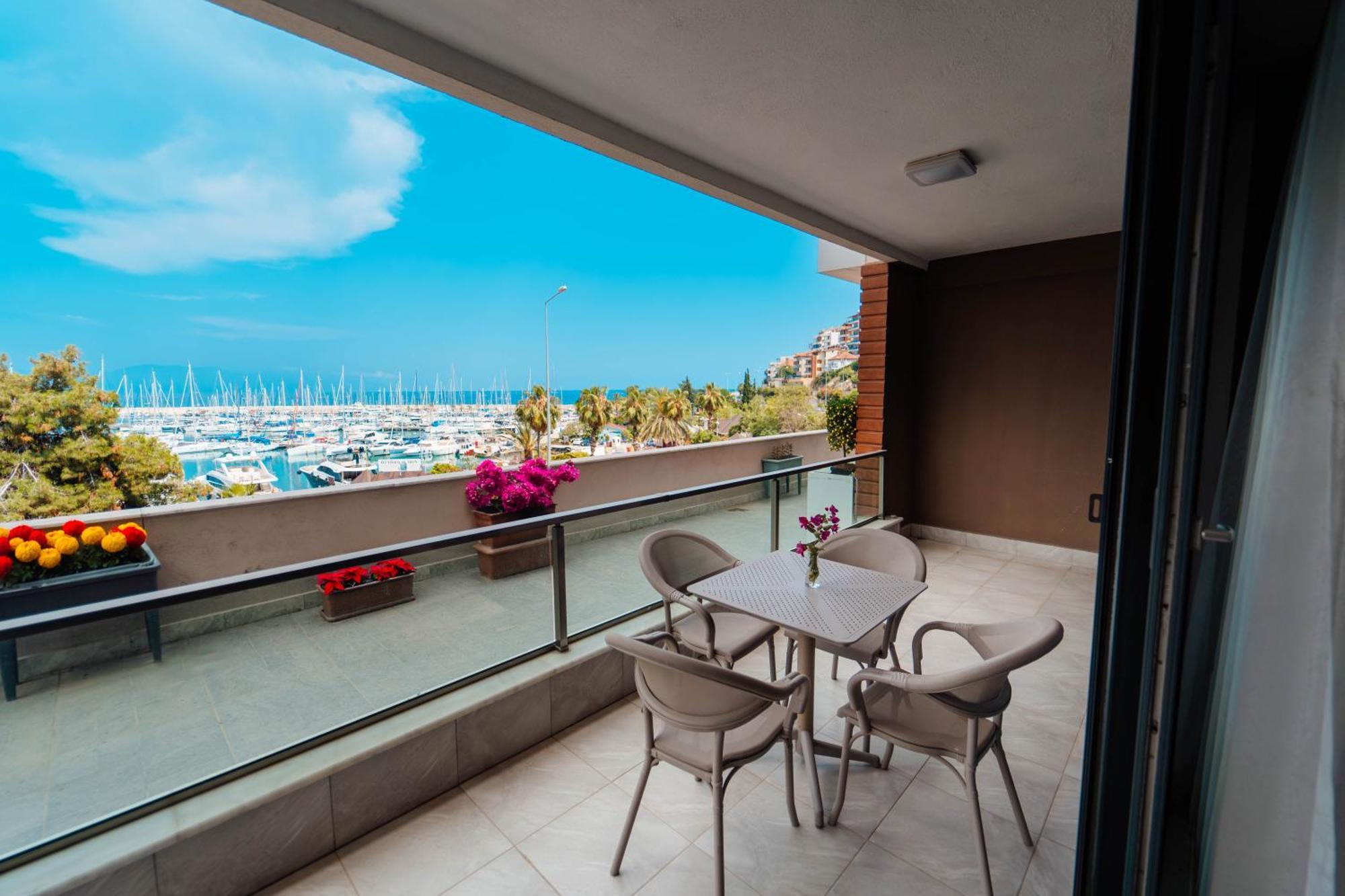 Fortunella Suites Finike Bagian luar foto